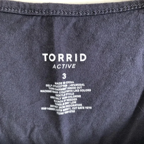 Cold Shoulder Active Tee - Picture 3 of 4